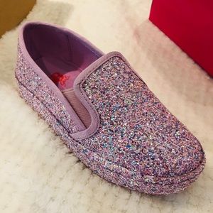 GB brand NEW from Dillard’s